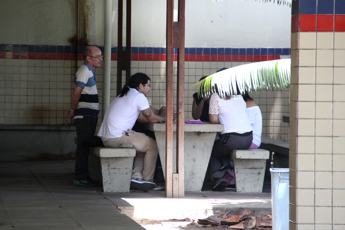 GRE se reuniu na escola buscando estratégias de negociação com estudantes