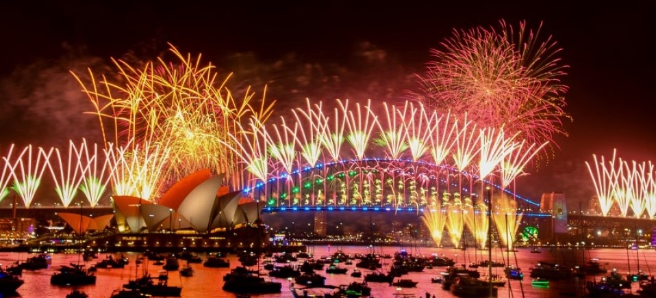 Fogos de artifício explodem em Sydney