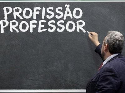 Série 'Profissão professor: desafios dos educadores brasileiros' detalha o mercado da carreira docente no Brasil. Nesta reportagem, mostramos como o Ensino a Distância é encarado por muitos como a educação do futuro